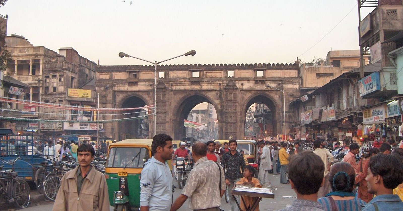 How does the architecture of India depict its multicultural heritage? - Sheet3