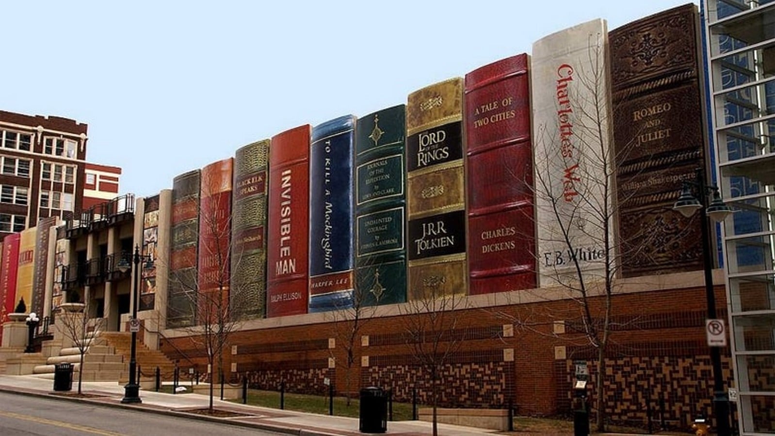 10 Unusual and Weird Buildings everyone should know about - Sheet3