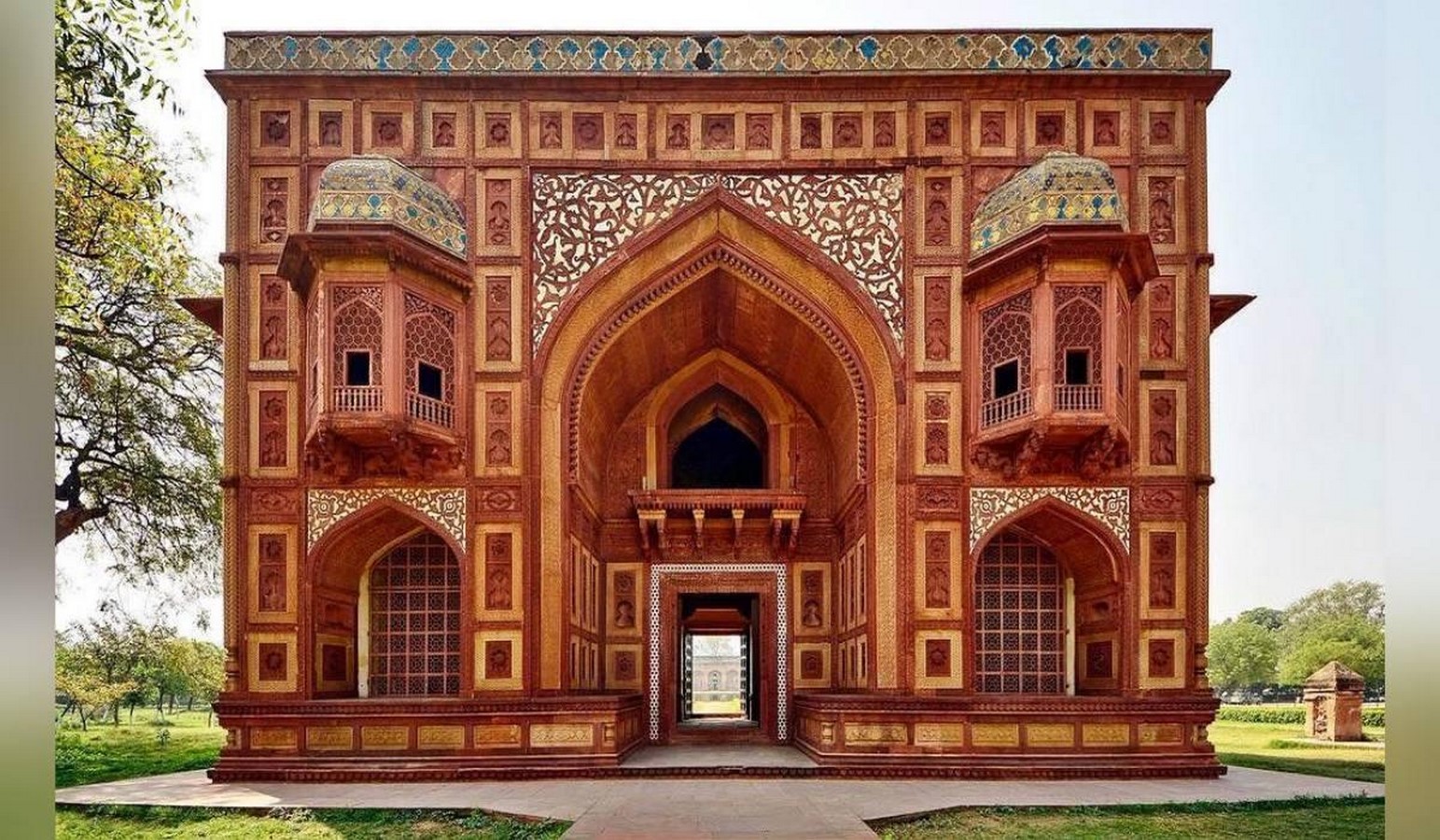 Front View of The Kanch Mahal_ ©www.housing.com