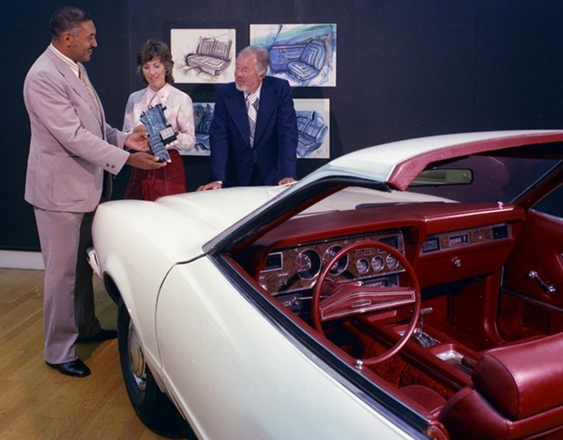Mimi Vandermolen and the automobile industry - Sheet2