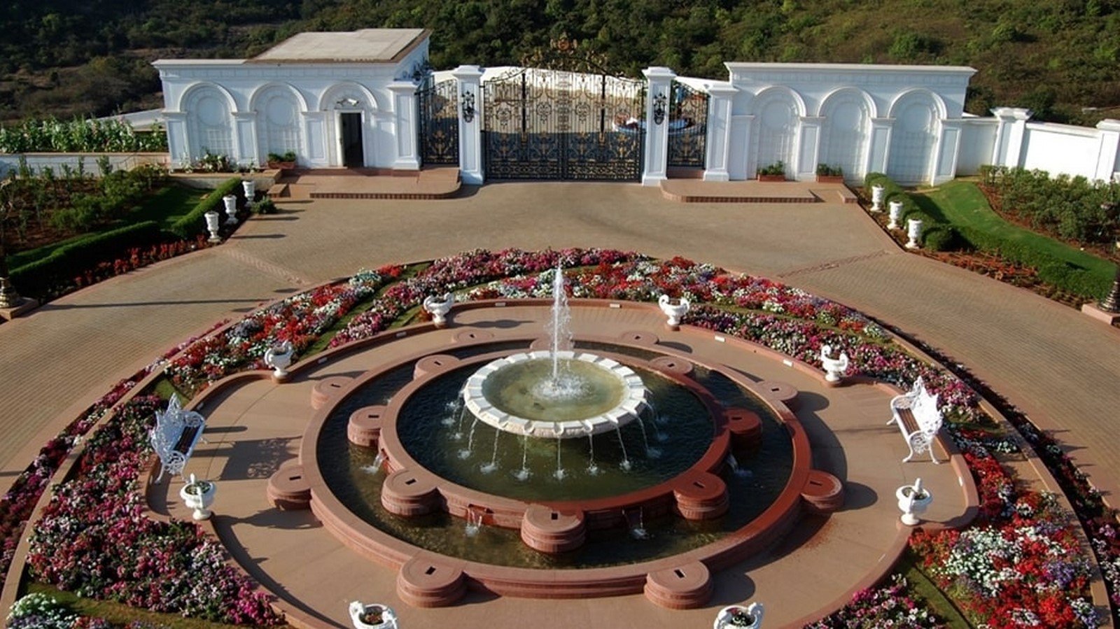 entrance view _©https://www.landscapeindia.net