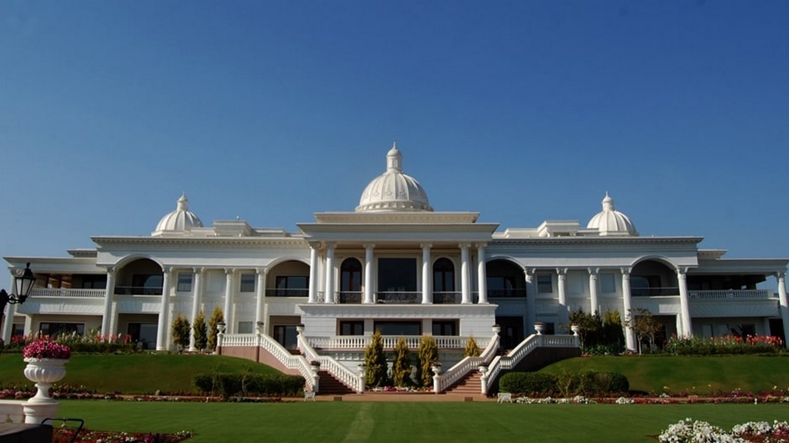The palace_©https://www.landscapeindia.net