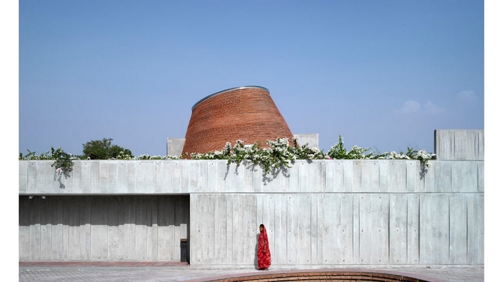 Exterior view_©https://www.landscapeindia.net