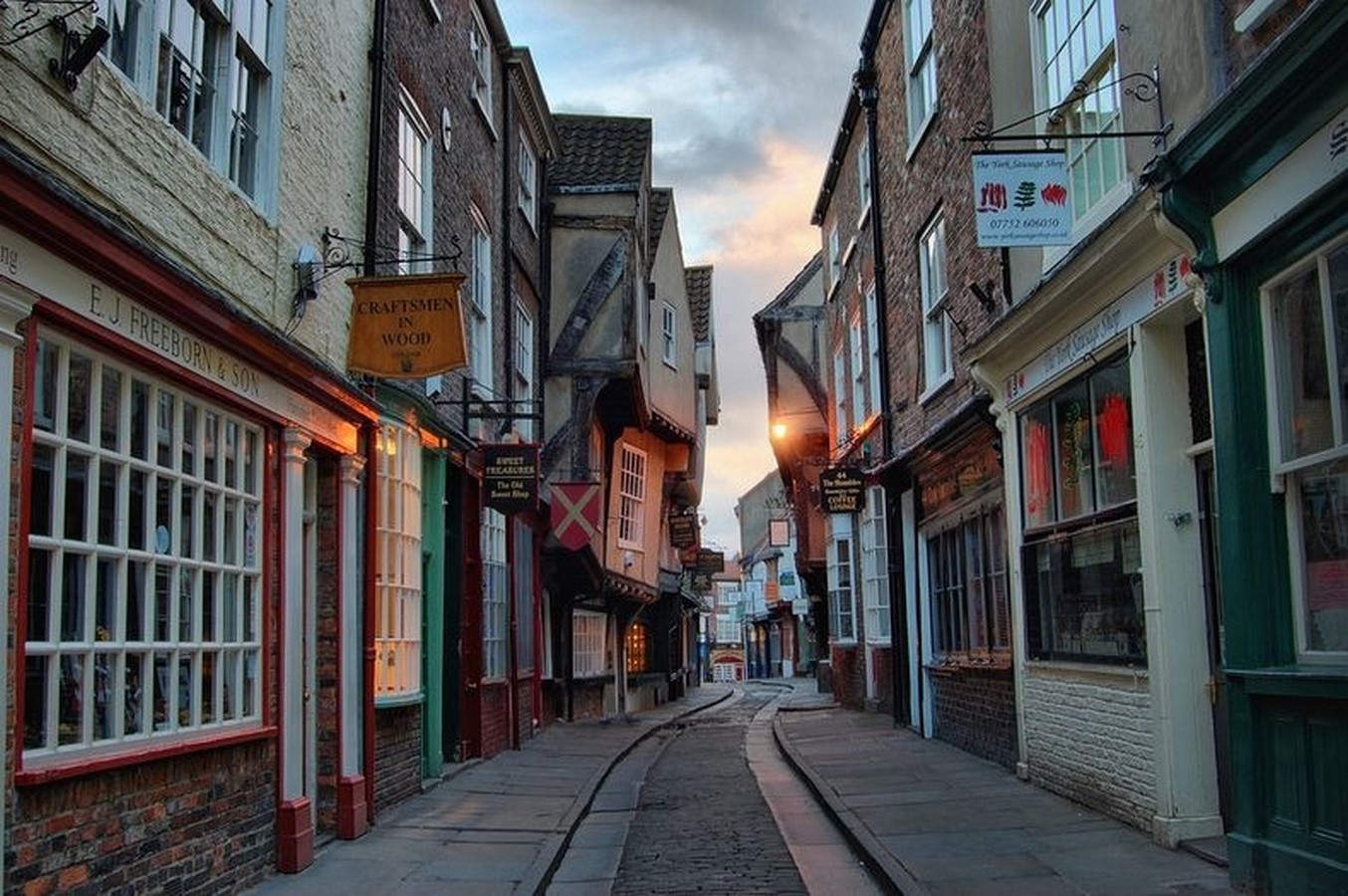 An Architectural review of Shambles- Street in York - Sheet1
