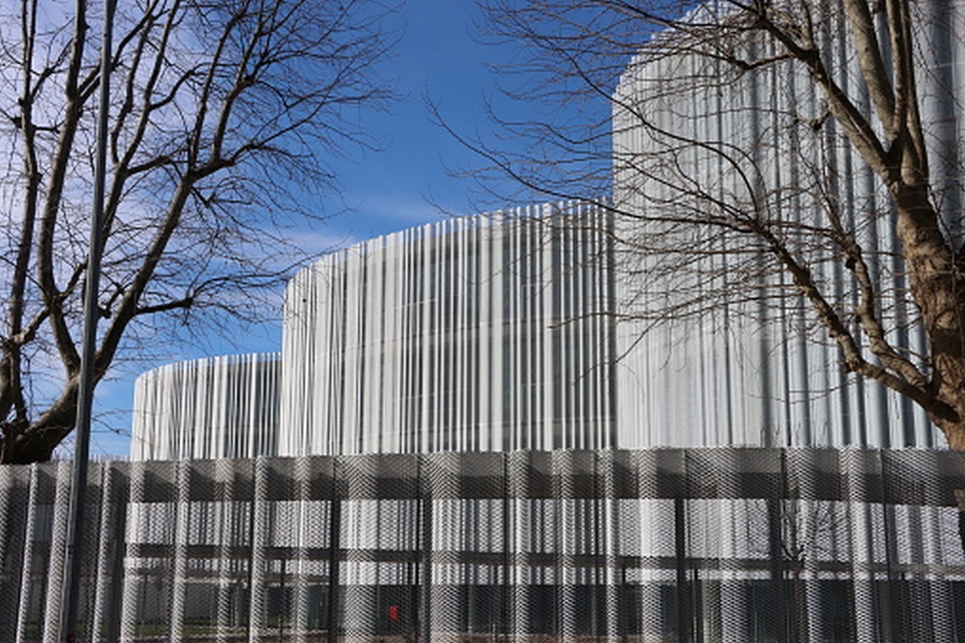 Milanese palazzi informs about the wrap green courtyards at Bocconi University, designed by SANAA - Sheet1