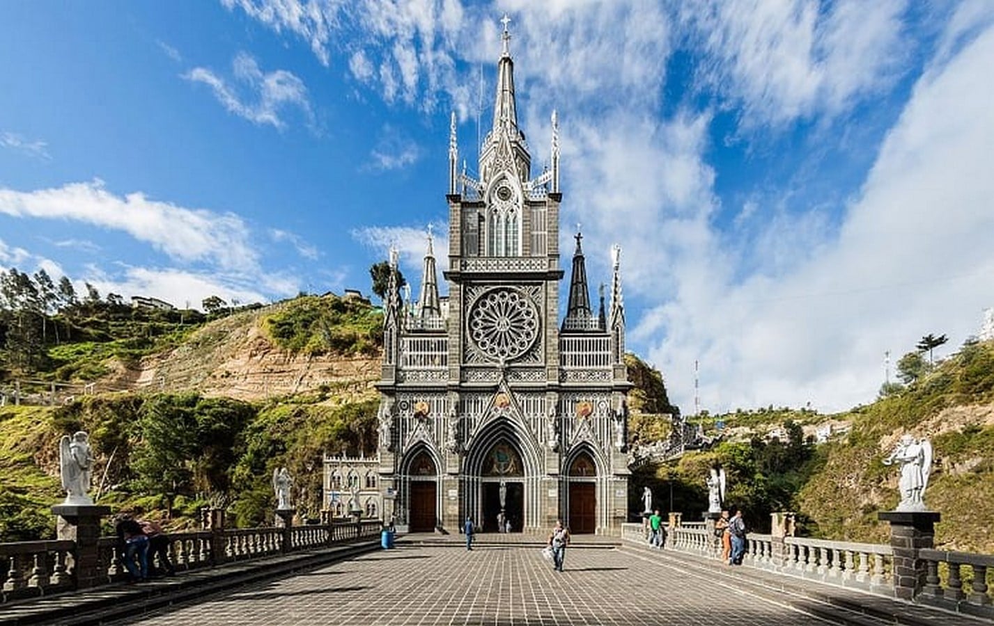 Las Lajas Sanctuary, Colombia: Hidden within the Canyon - Sheet2