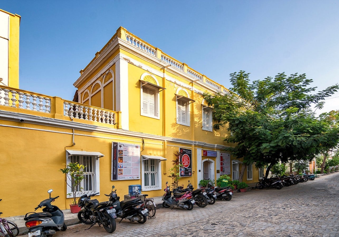 Walking through the streets of Puducherry - Sheet1