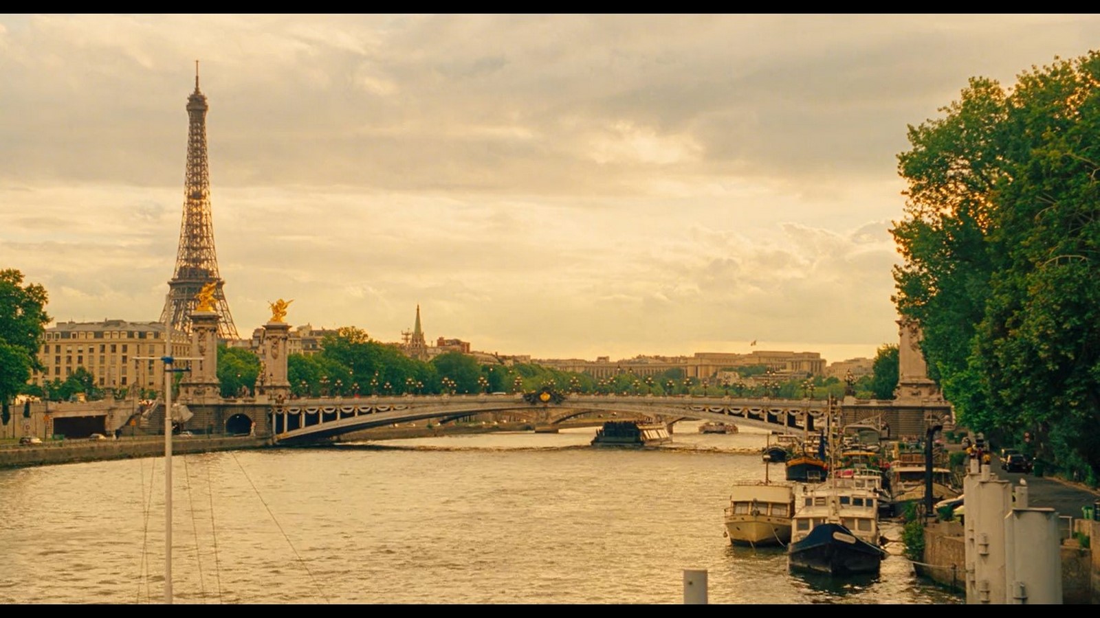 An architectural review of Midnight in Paris - Sheet3