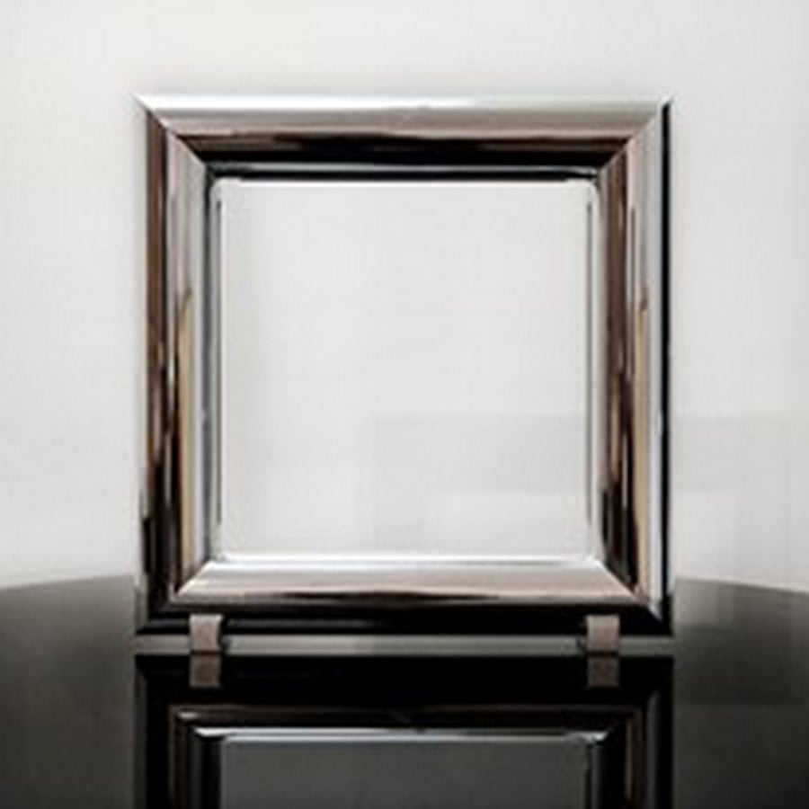 Utopia lamp_©Nicholas kilner