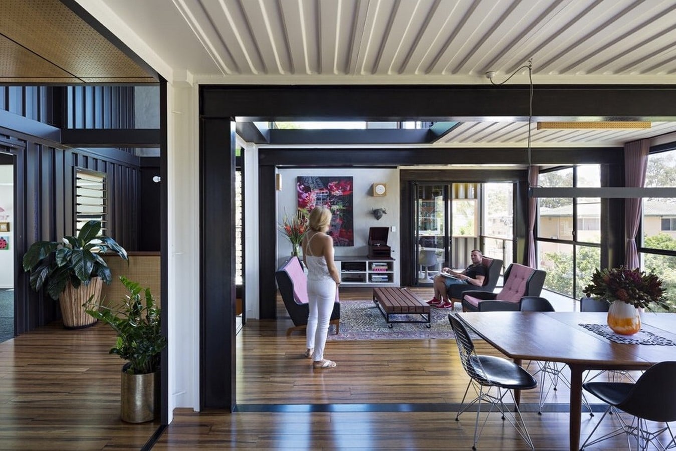 The large open plan living space in the first floor creates a family core_©medium.com
