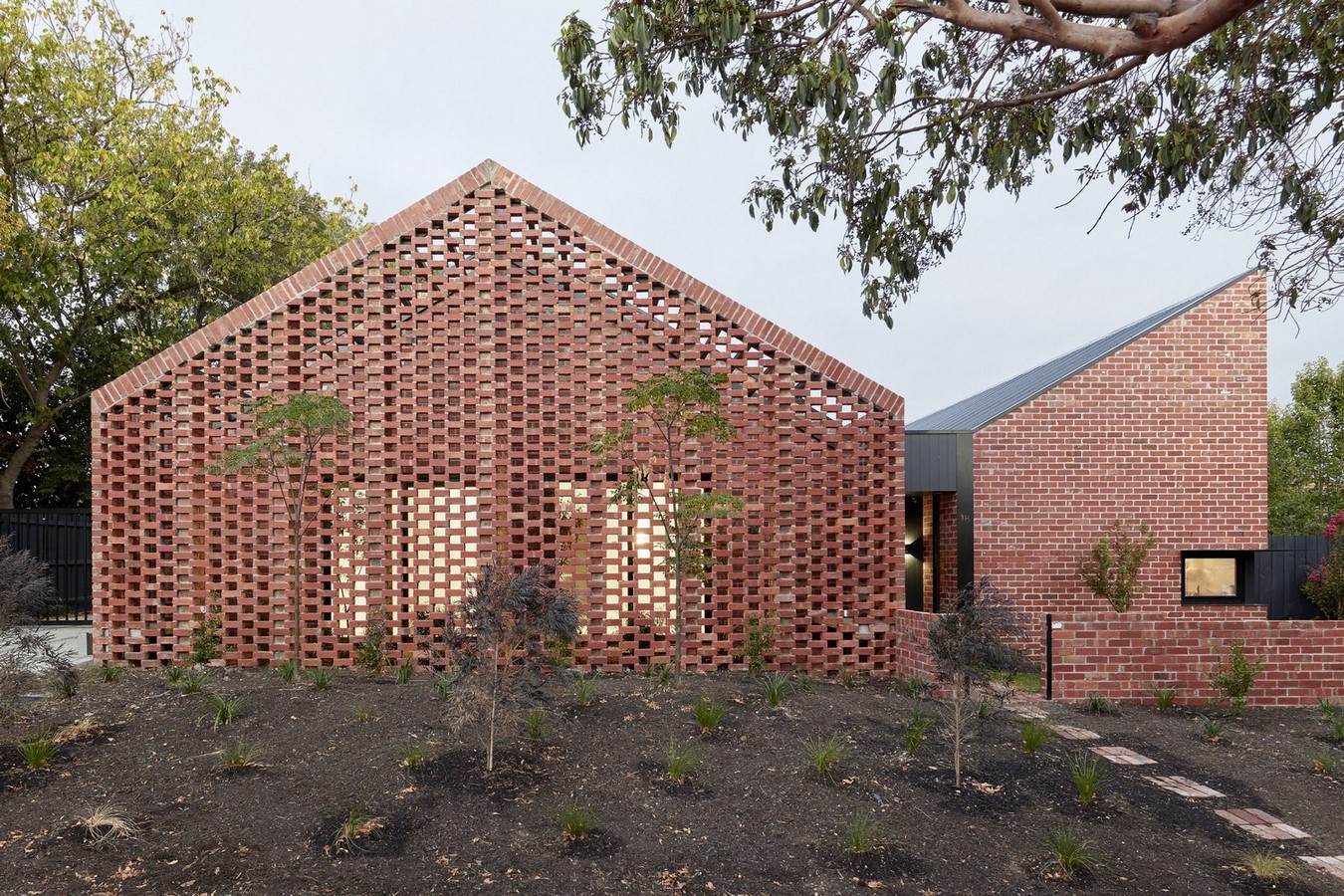 Bardolph Gardens_©www.archdaily.com/920516/bardolph-gardens-house-breathe-architecture