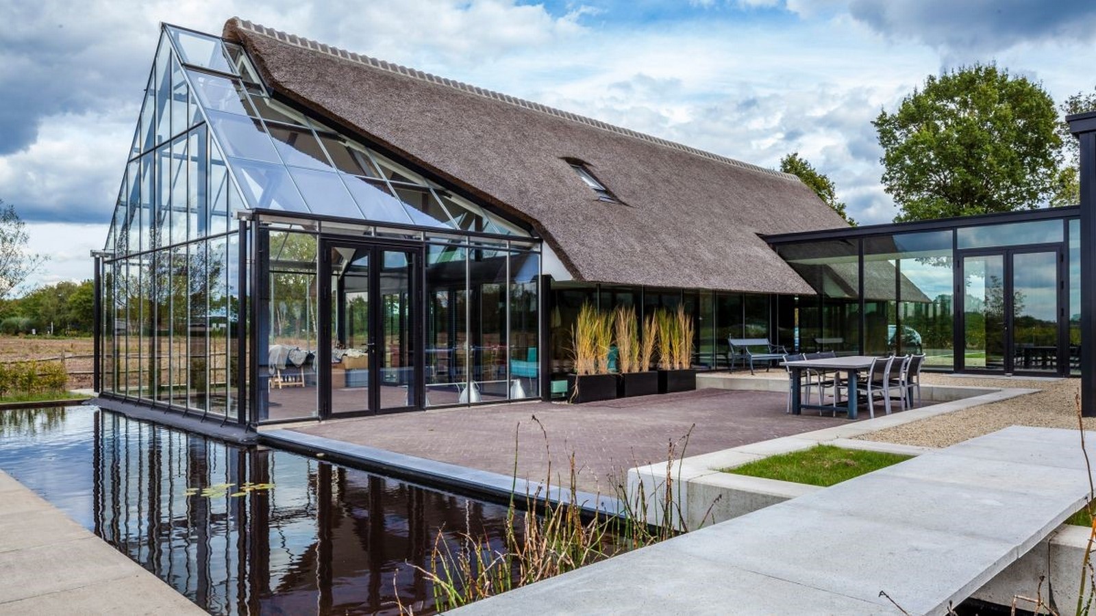 Countryside Villa_©www.archdaily.com/868635/modern-countryside-villa-maas-architecten