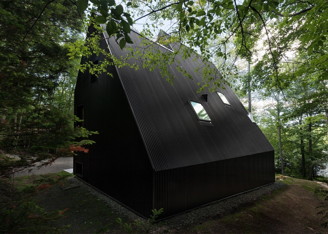 Cabin in Quebec_©www.dezeen.com/2016/11/09/ten-best-cabins-woods-canada-retreat-roundups/