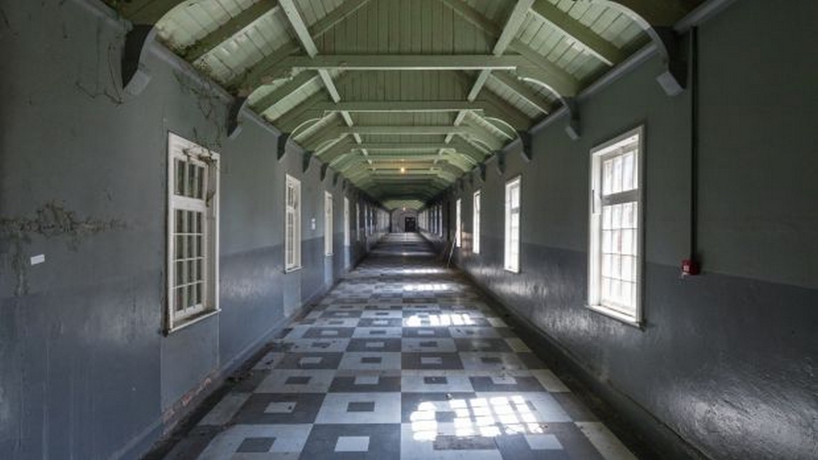 Rethinking the architecture of Asylums - Sheet1