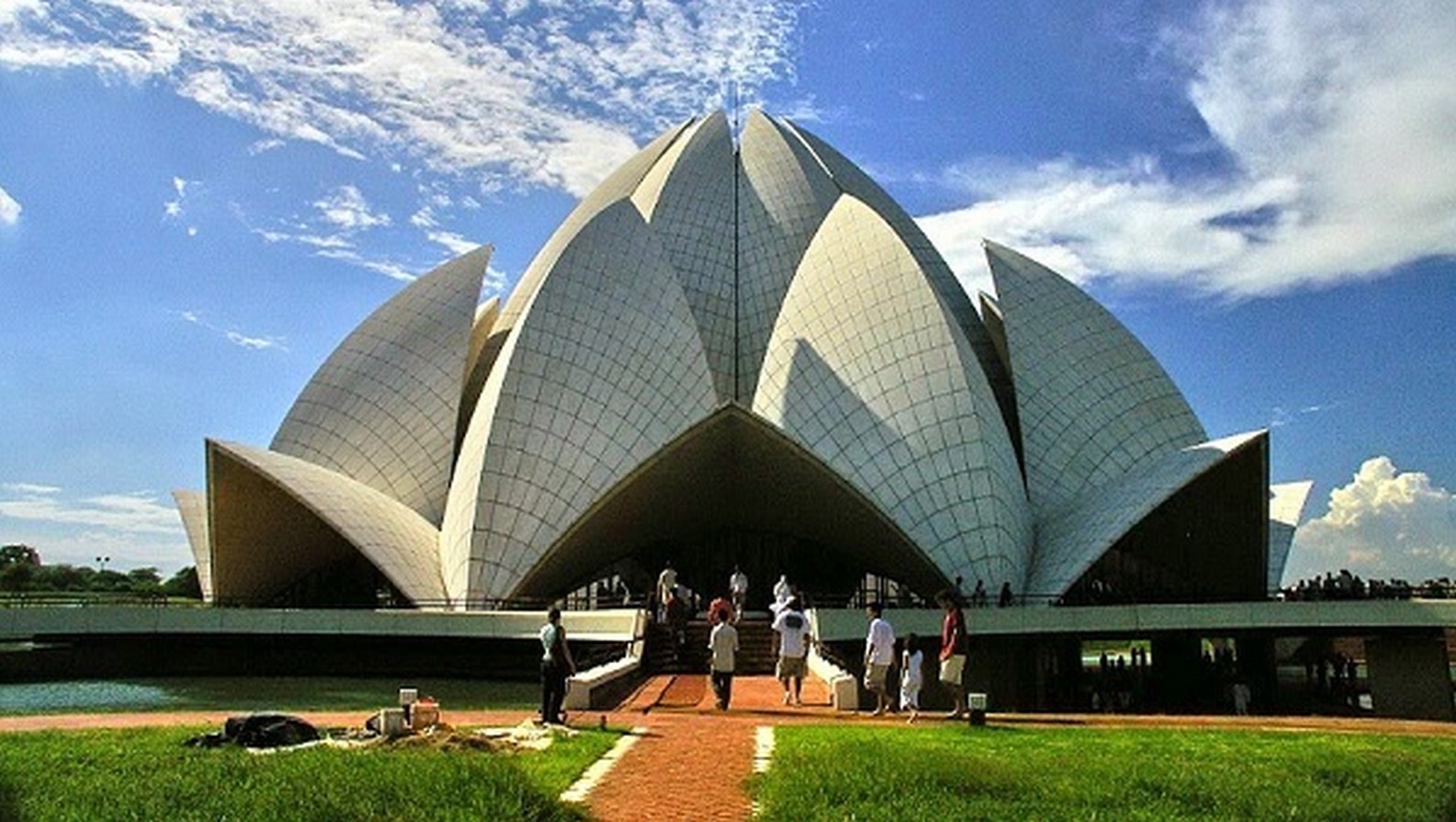 Famous structures designed using biomimicry - Sheet2