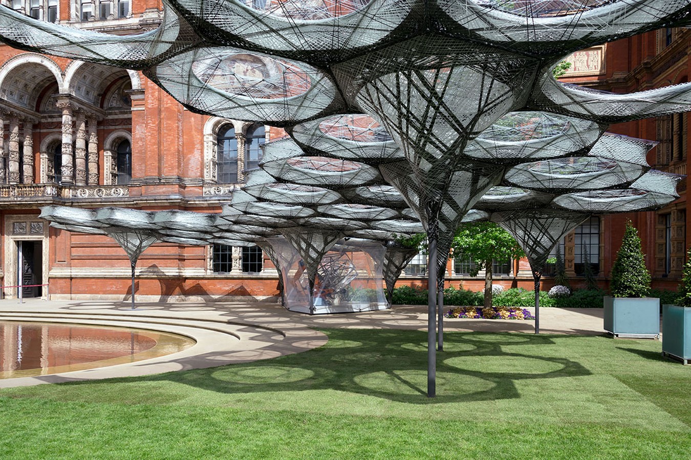 Famous structures designed using biomimicry - Sheet9