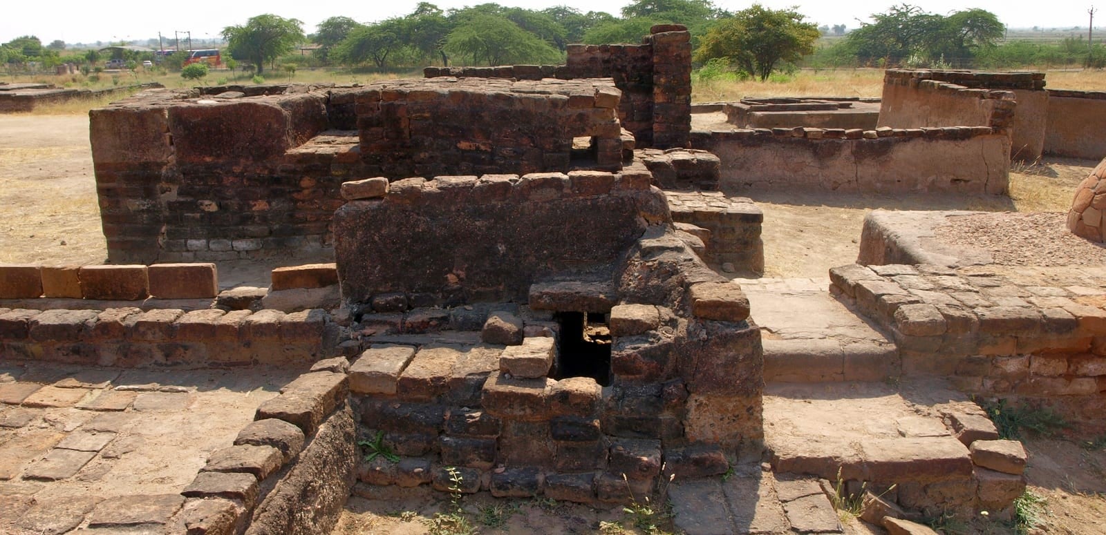 The politically inclined architecture of India - Sheet2