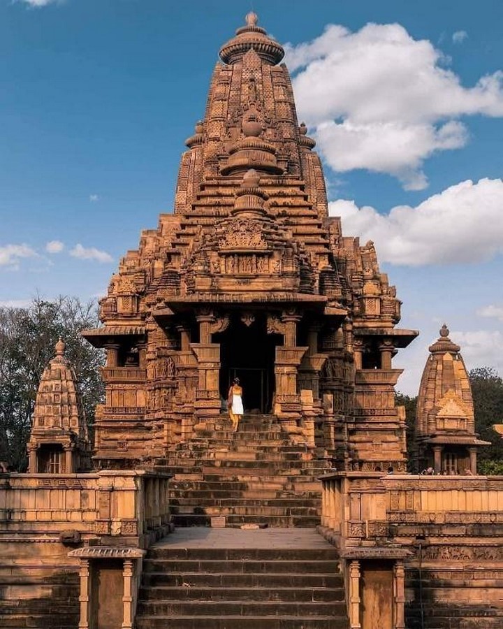 The politically inclined architecture of India - Sheet5