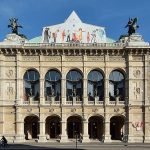 15 Examples of Exquisite Opera House around the world - Sheet25