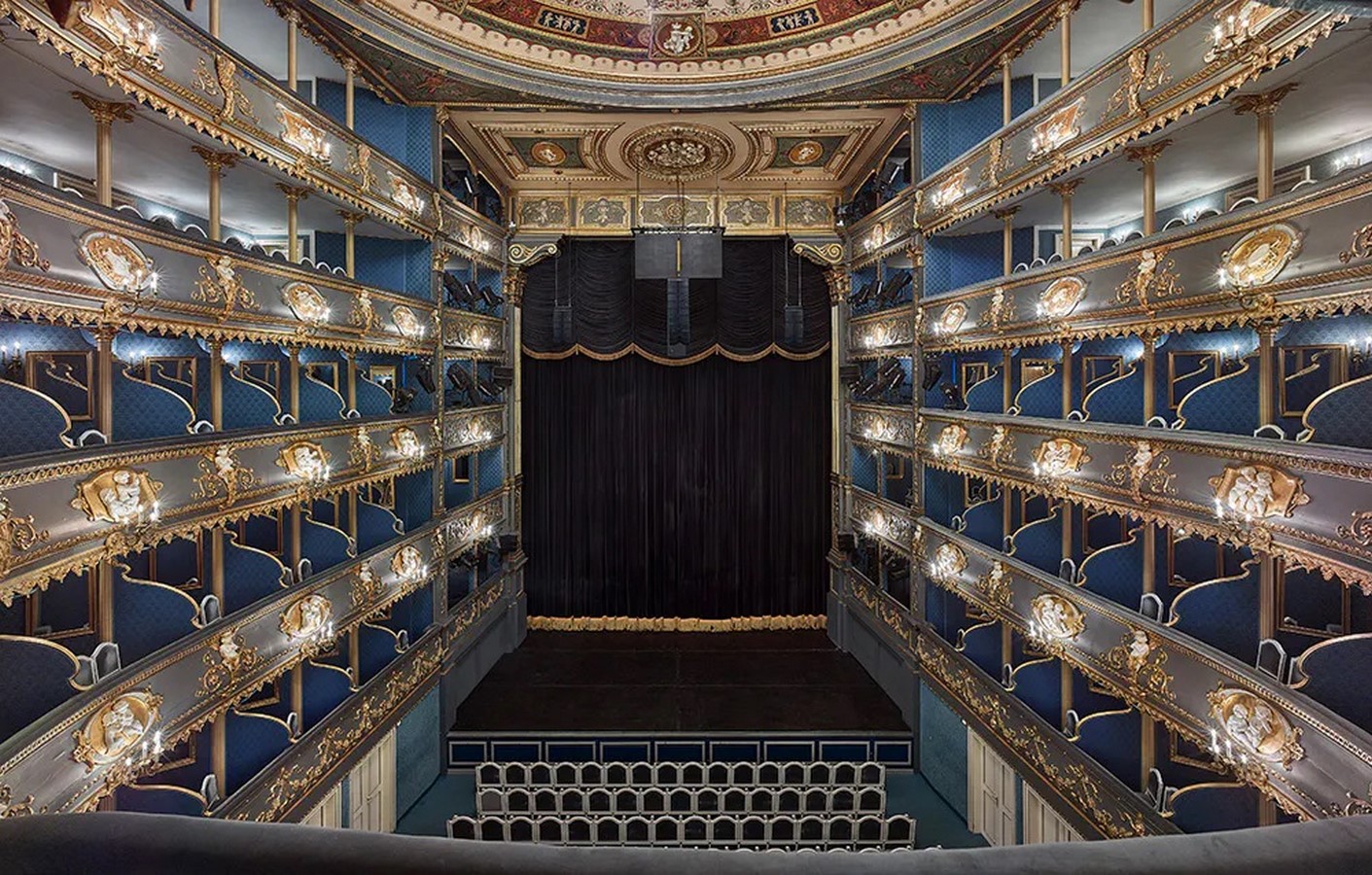15 Examples of Exquisite Opera House around the world - Sheet8