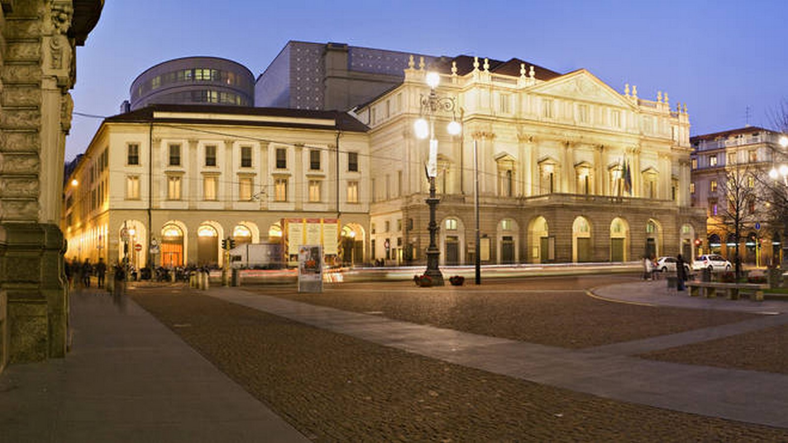 15 Examples of Exquisite Opera House around the world - Sheet9