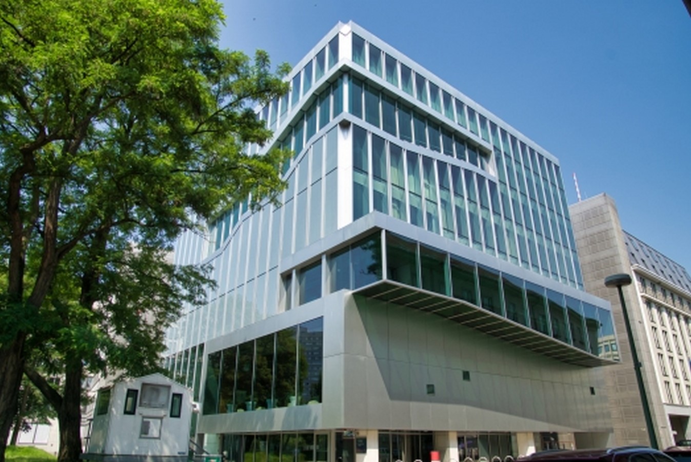 Netherlands Embassy by Rem Koolhaas: Disciplined Irregularities - Sheet1