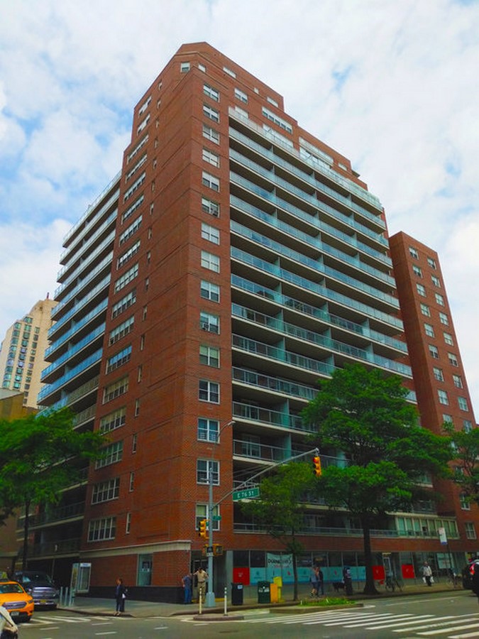 Apartment Building - Exterior Renovation - New York_© www.gka-arc.com