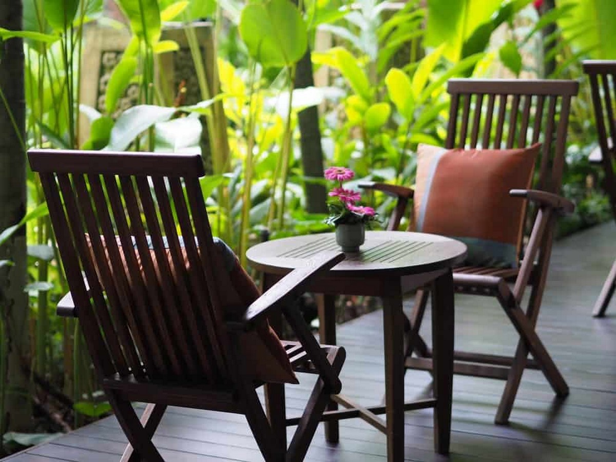 10 Outdoor Chairs everyone should invest in - Sheet4