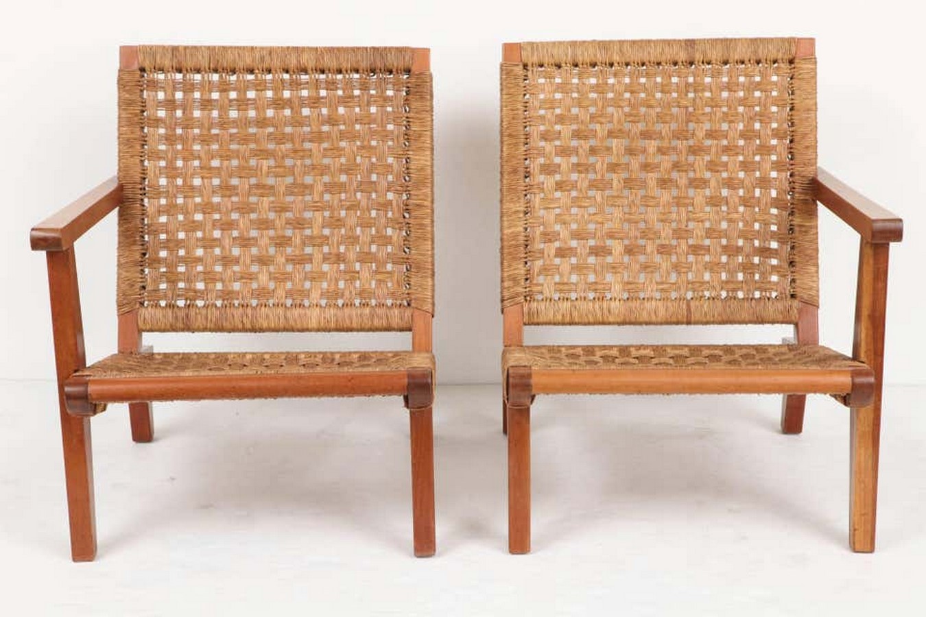 Clara Porset- 10 Iconic Products - Sheet13