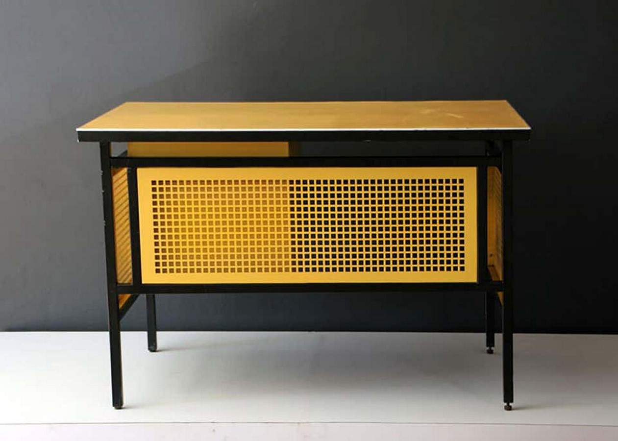DM Nacional Desk_©www.1stdibs.com