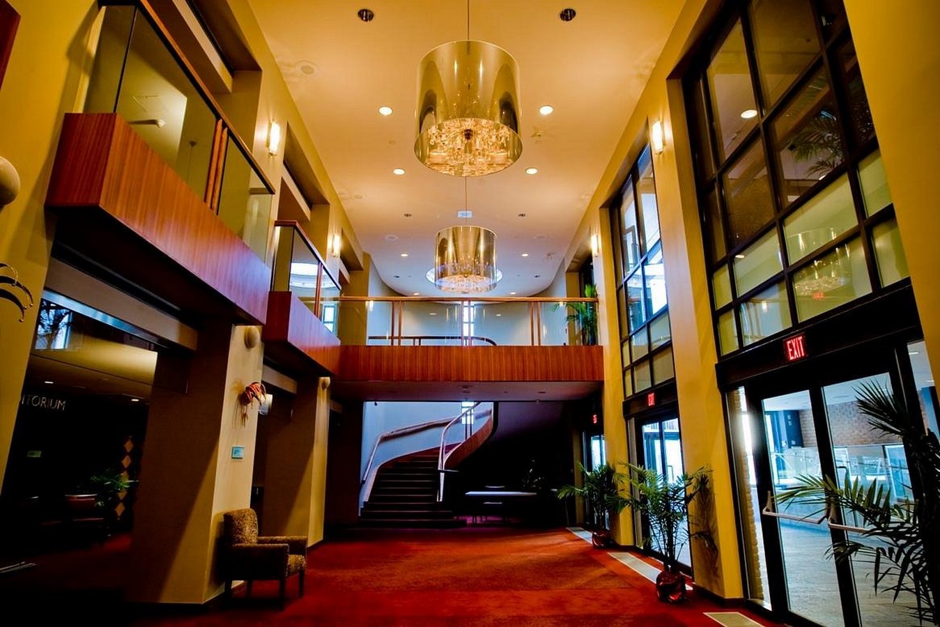 The Grand Theatre  _©www.tripadvisor.in/Attraction_Review-g154992-d2467648-Reviews-The_Grand_Theatre-Kingston_Ontario.html#/media-atf/2467648/182850427:p/?albumid=-160&type=0&category=-160