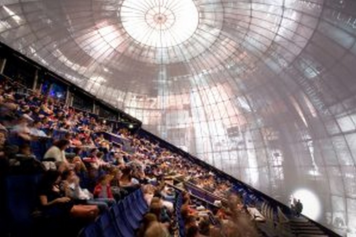 Interior of the Geode_©www.descubriparis.com