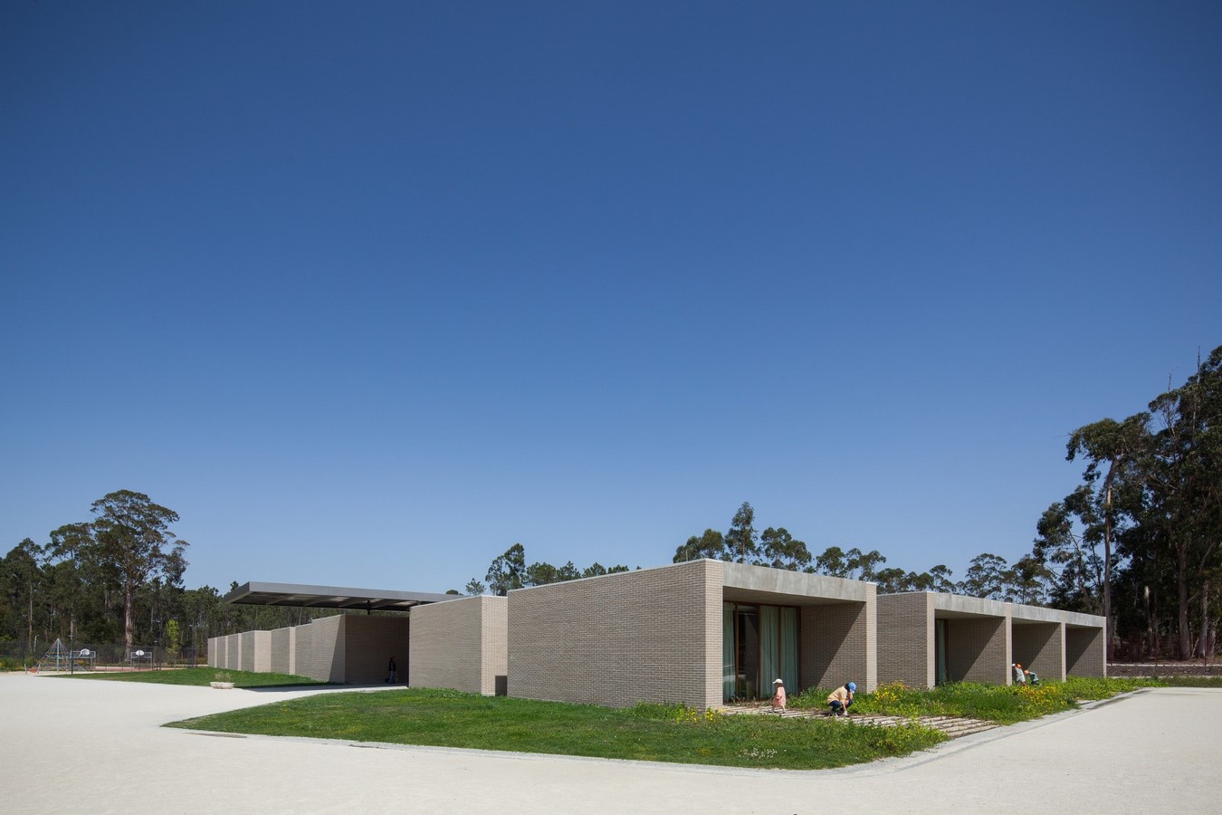 Angeao School Source By Miguel Marcelino - Sheet2