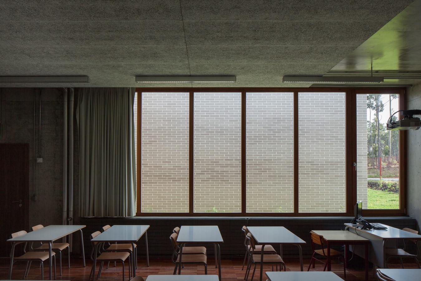 Angeao School Source By Miguel Marcelino - Sheet4