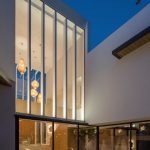 A house around a holm oak tree. Single-family house in La Moraleja, Madrid By MMA - Sheet8