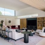 A house around a holm oak tree. Single-family house in La Moraleja, Madrid By MMA - Sheet9
