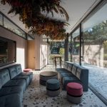 A house around a holm oak tree. Single-family house in La Moraleja, Madrid By MMA - Sheet10