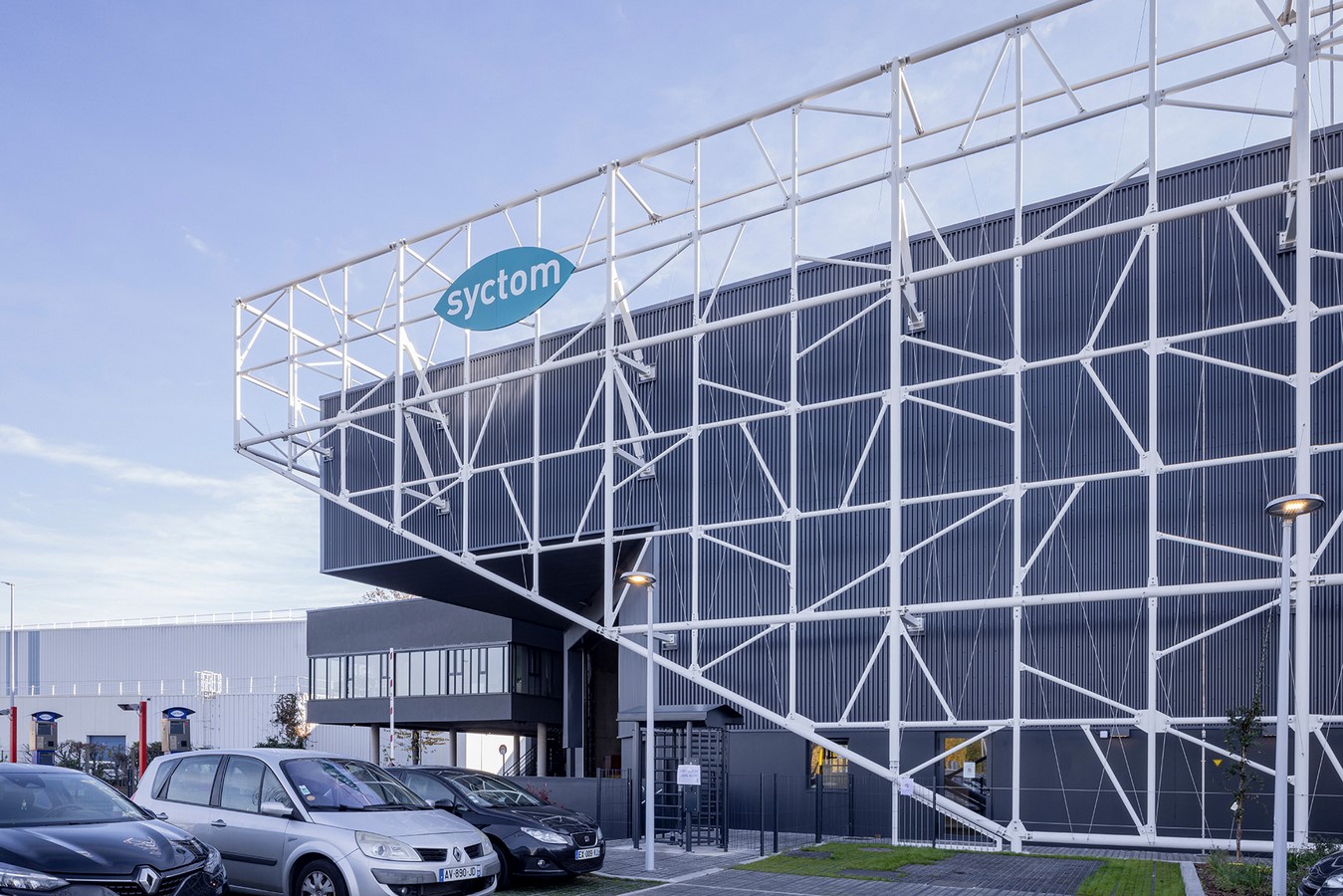 SYCTOM SORTING CENTER IN NANTERRE - FRANCE By LE DÉVÉHAT VUARNESSON ARCHITECTES - Sheet6