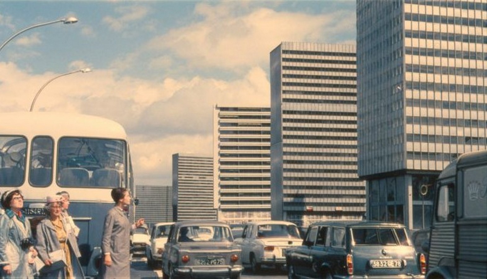 An architectural review of Playtime (1967) - Sheet2