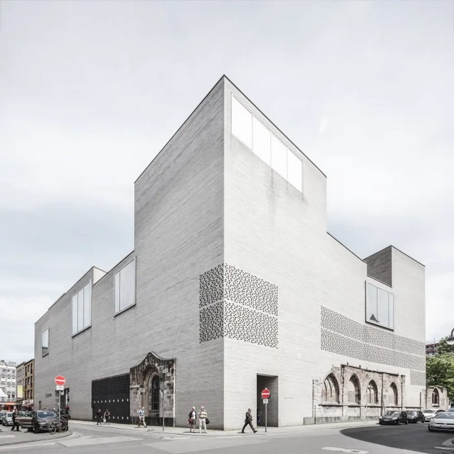 Modern vs. Contemporary Architecture - Sheet11