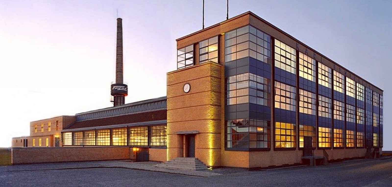 Modern vs. Contemporary Architecture - Sheet3