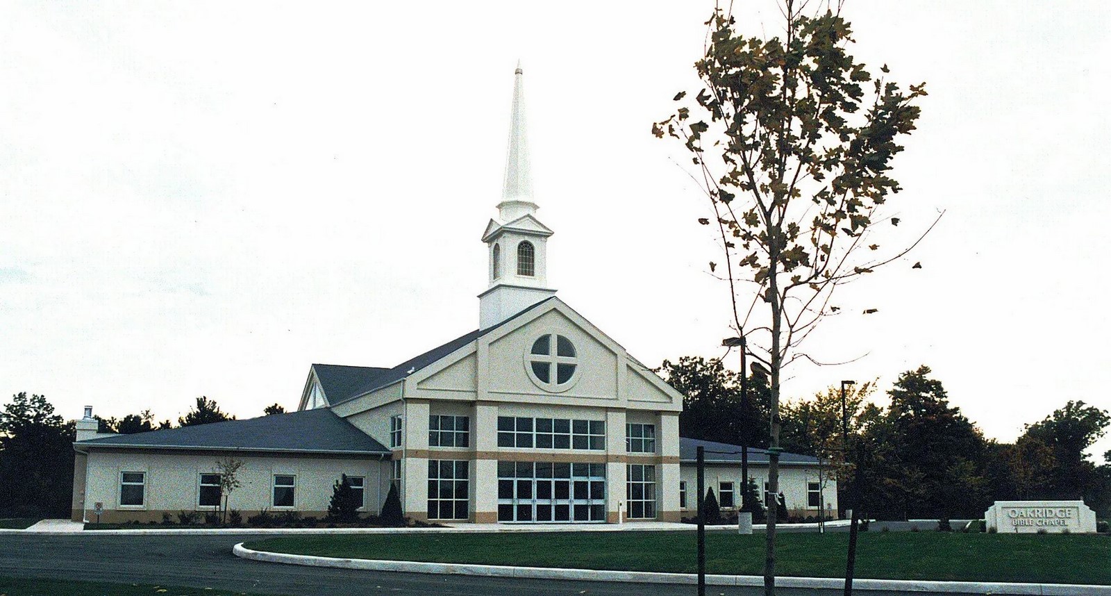 Oakridge Bible Chapel _©www.parkerseminoff.com/churches/