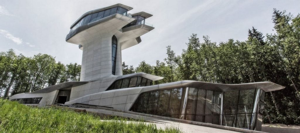 an-inside-look-at-all-the-houses-owned-by-naomi-campbell-rtf