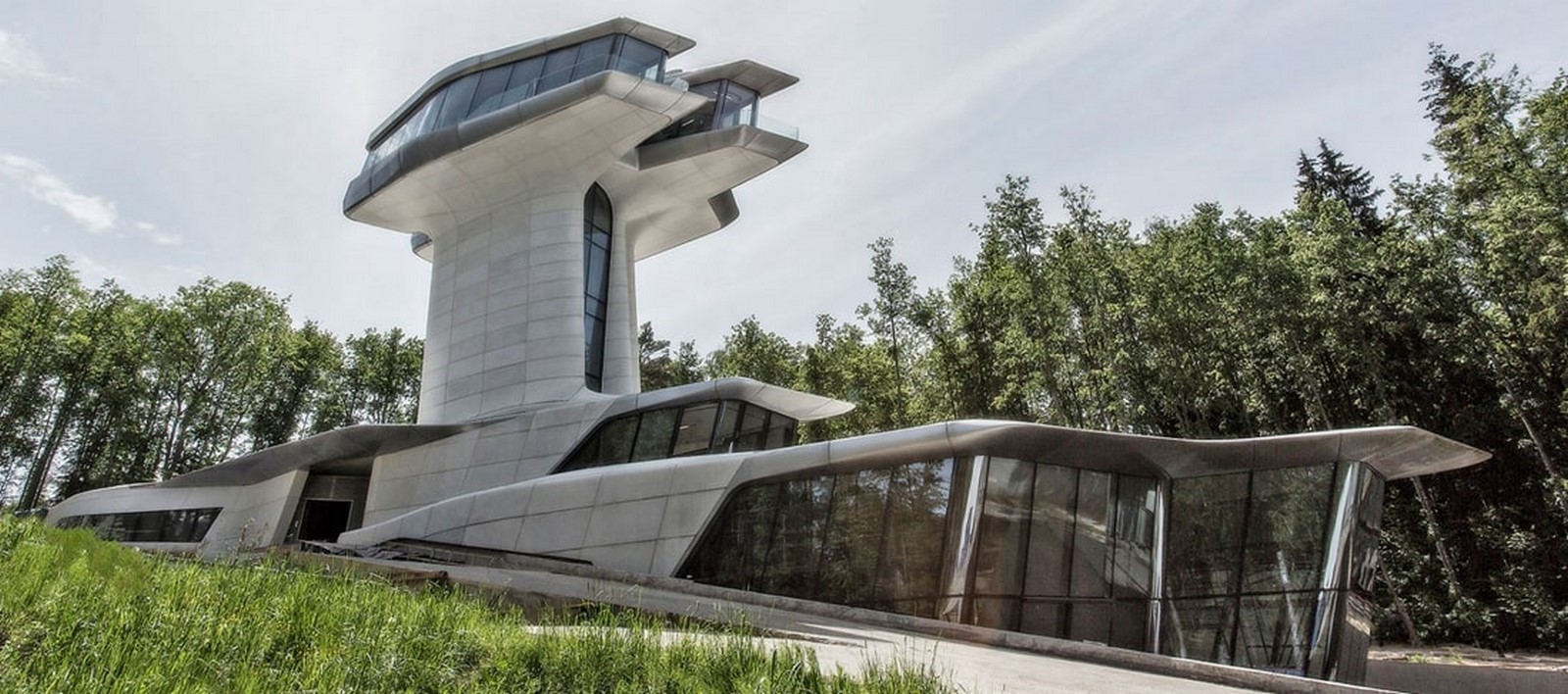 An inside look at all the houses owned by Naomi Campbell - Sheet5