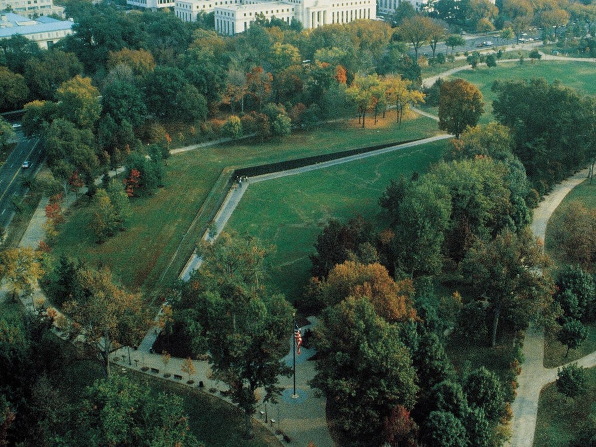 Tales of spaces: when architecture speaks