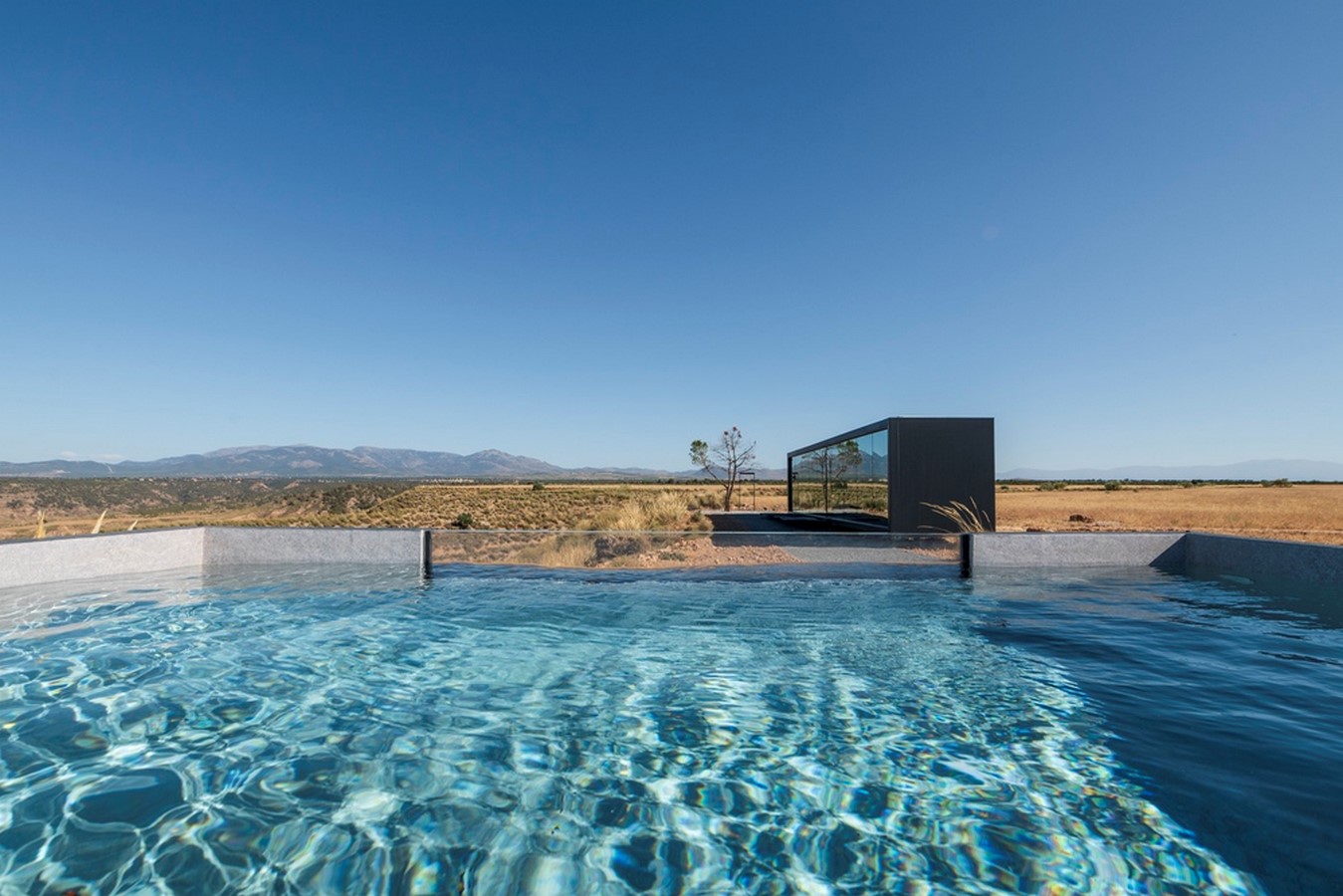 DistrictHive Incorporates A Swimming Pool, Outdoor Shower And Lounge By DistrictHive - Sheet5