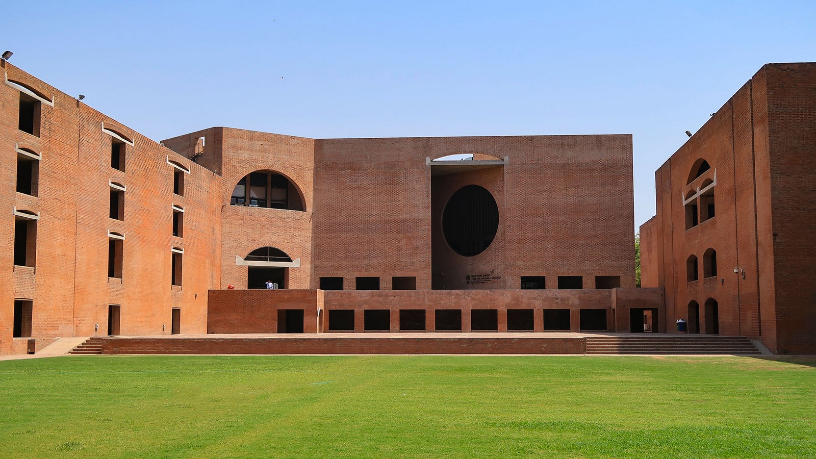 The Drama and Intrigue of Louis I Kahn - Sheet7