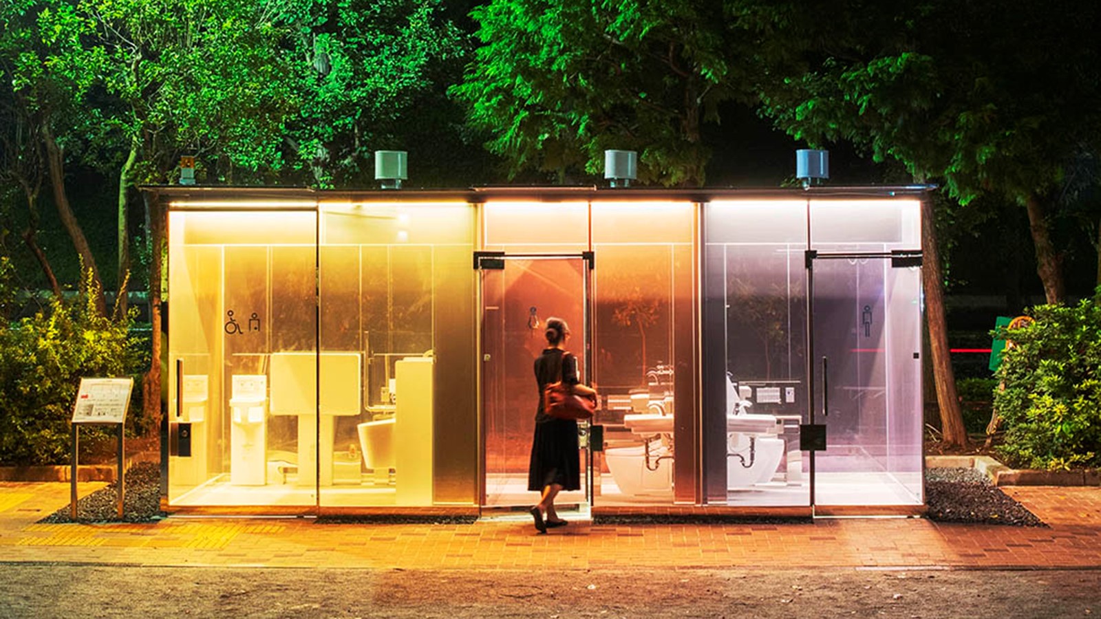 Public Toilet wrapped with White Aluminium Louvres In Central Tokyo by Kashiwa Sato - Sheet1