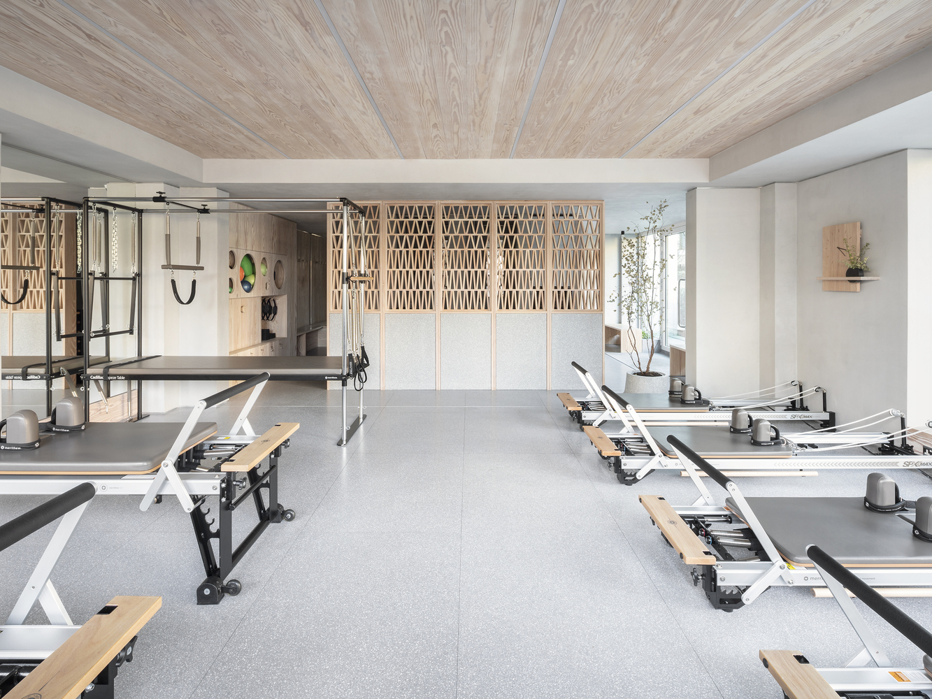 10 Examples of fitness studios - Sheet17