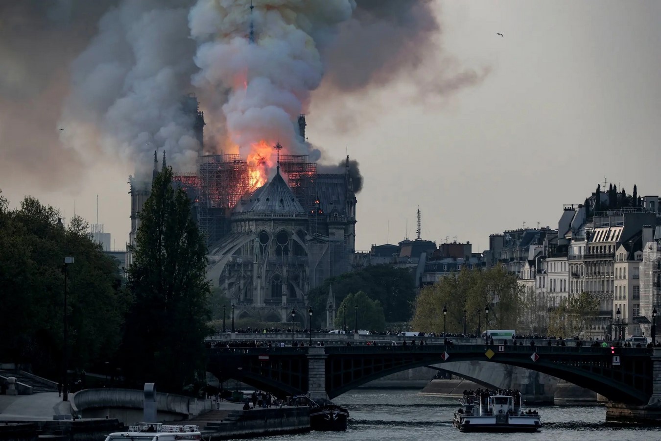 An architectural review of Notre Dame: Race Against The Inferno - Sheet4